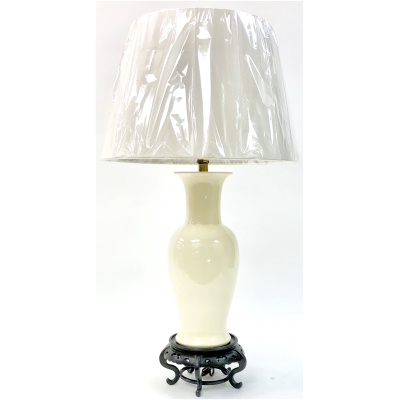 Vintage Pale Yellow Ceramic Lamp