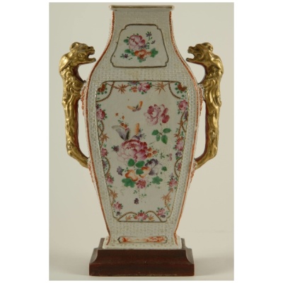 19th c. Famille Rose Flat BalustradeVase